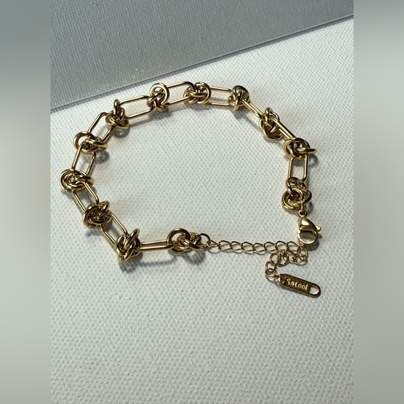 Gold Stainless Steel 18K Gold Knot Jewelry Set - Picture 13 of 13